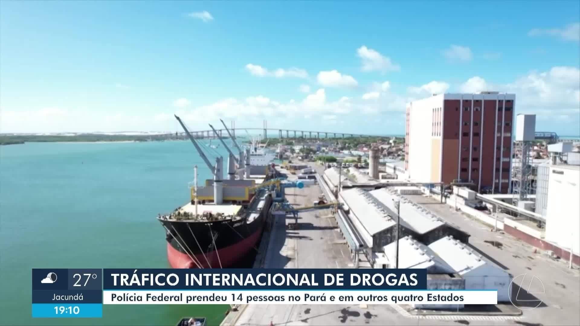 Apresentadores do telejornal JL2 em estúdio com imagens de trânsito e ruas de Belém em telas ao fundo.