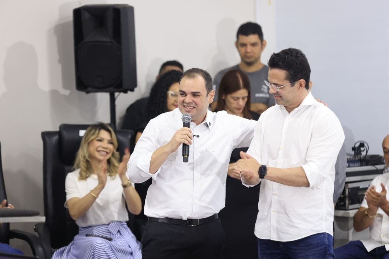 Luís Alberto Saraiva posse ao lado do governador Roberto Cidade em Manaus.