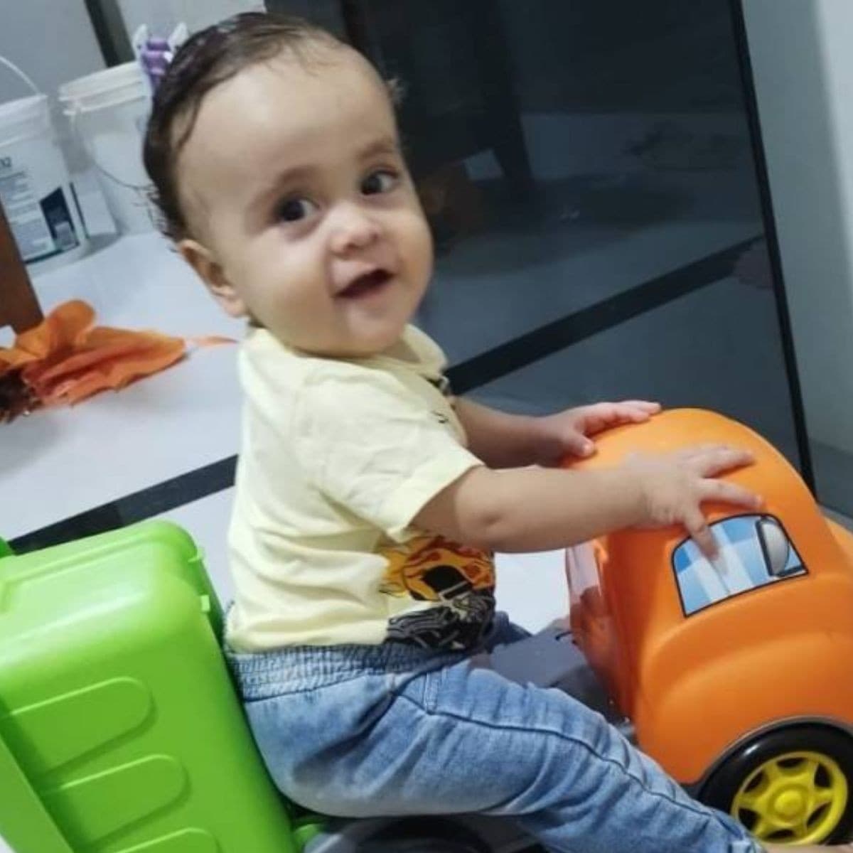 Residência simples em bairro de Vilhena, Rondônia, onde ocorreu o acidente doméstico.