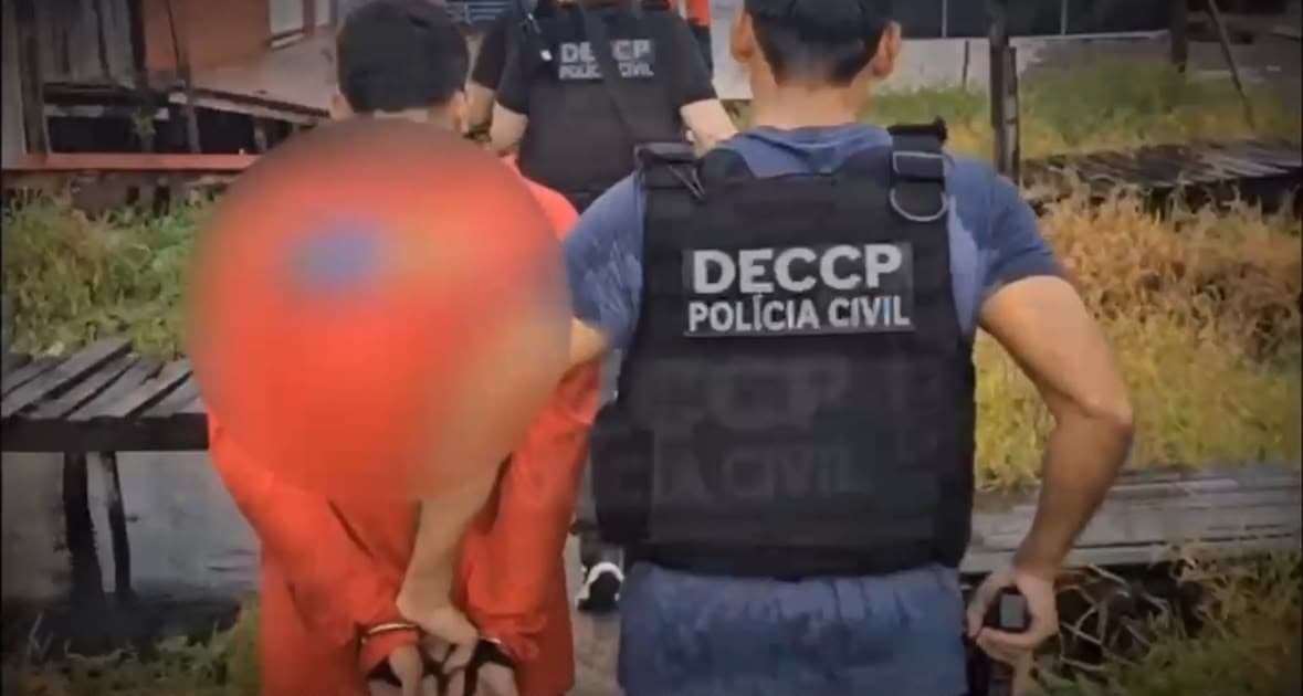Viatura da Polícia Civil estacionada em via pública do bairro dos Congós, em Macapá.
