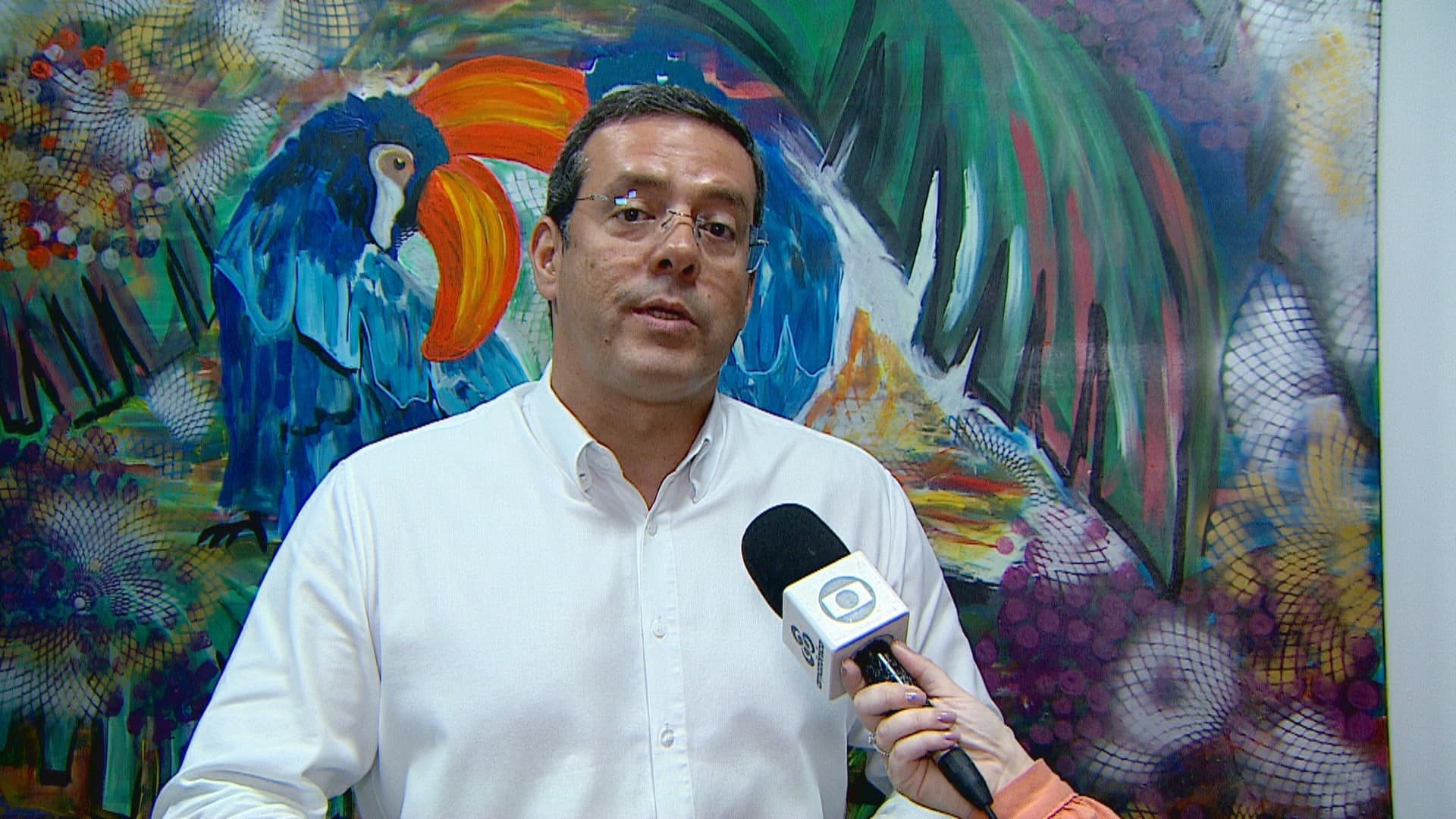 Prédio da Prefeitura de Macapá com viaturas da PF