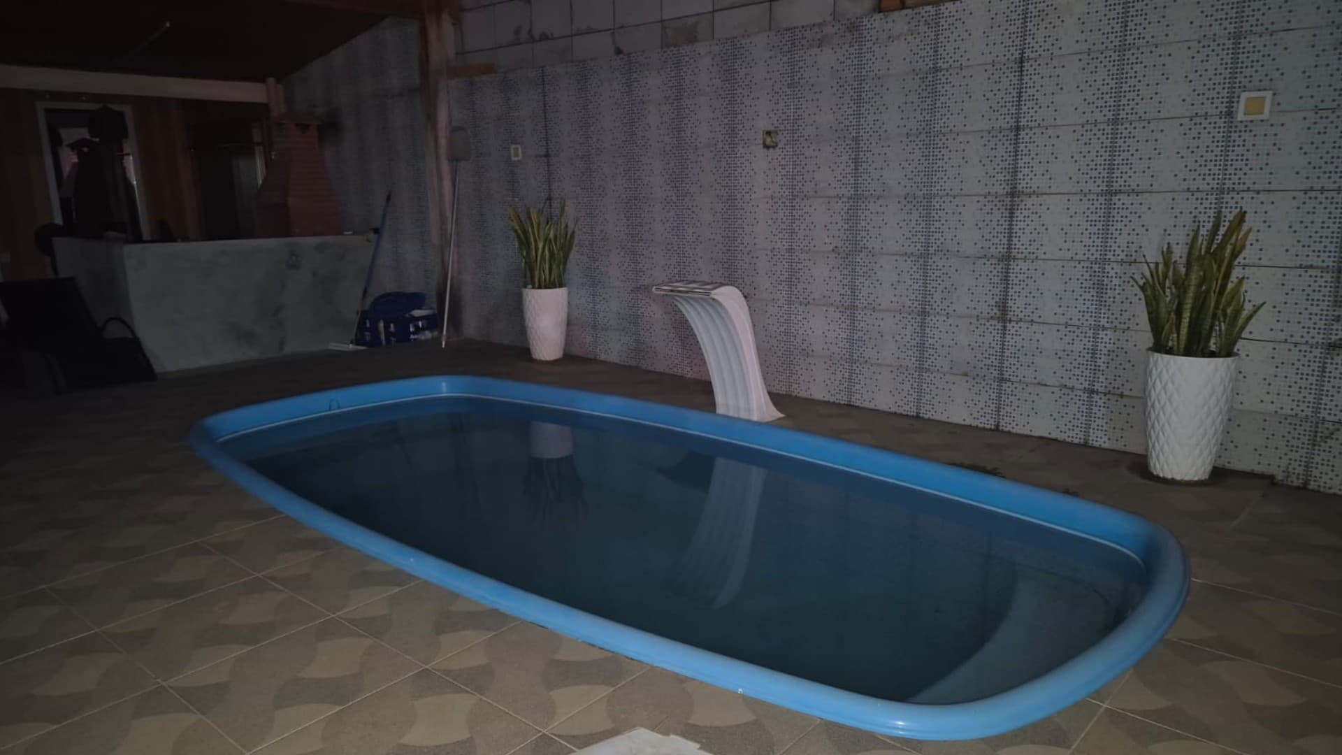 Piscina residencial em Paragominas, local onde ocorreu o acidente fatal com criança de dois anos.