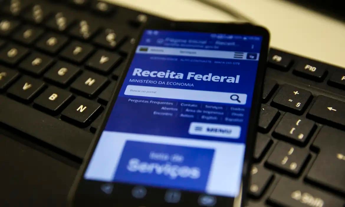 Calendário digital exibindo a data final de entrega da declaração do Imposto de Renda.
