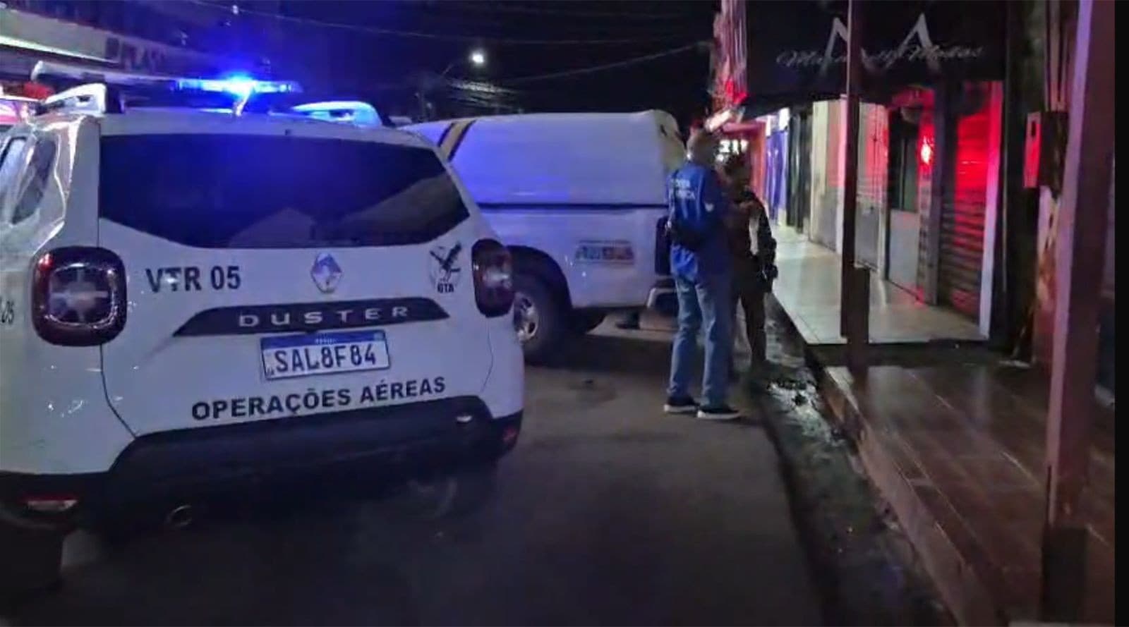 Viatura policial em área urbana durante operação