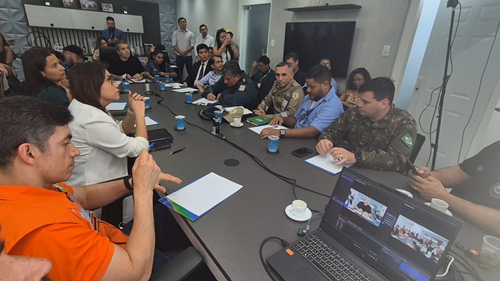 Fachada de residência apresenta trinca na parede após tremores sentidos na madrugada em Tucuruí.