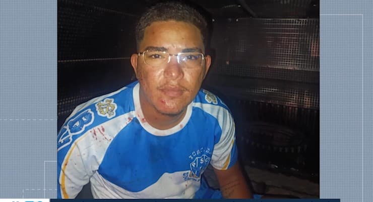 Viatura da Polícia Civil e peritos no local do atropelamento na Avenida Augusto Montenegro, em Belém.