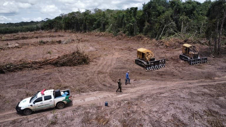Área desmatada nas margens da Reserva Extrativista Rio Preto-Jacundá, em Rondônia.