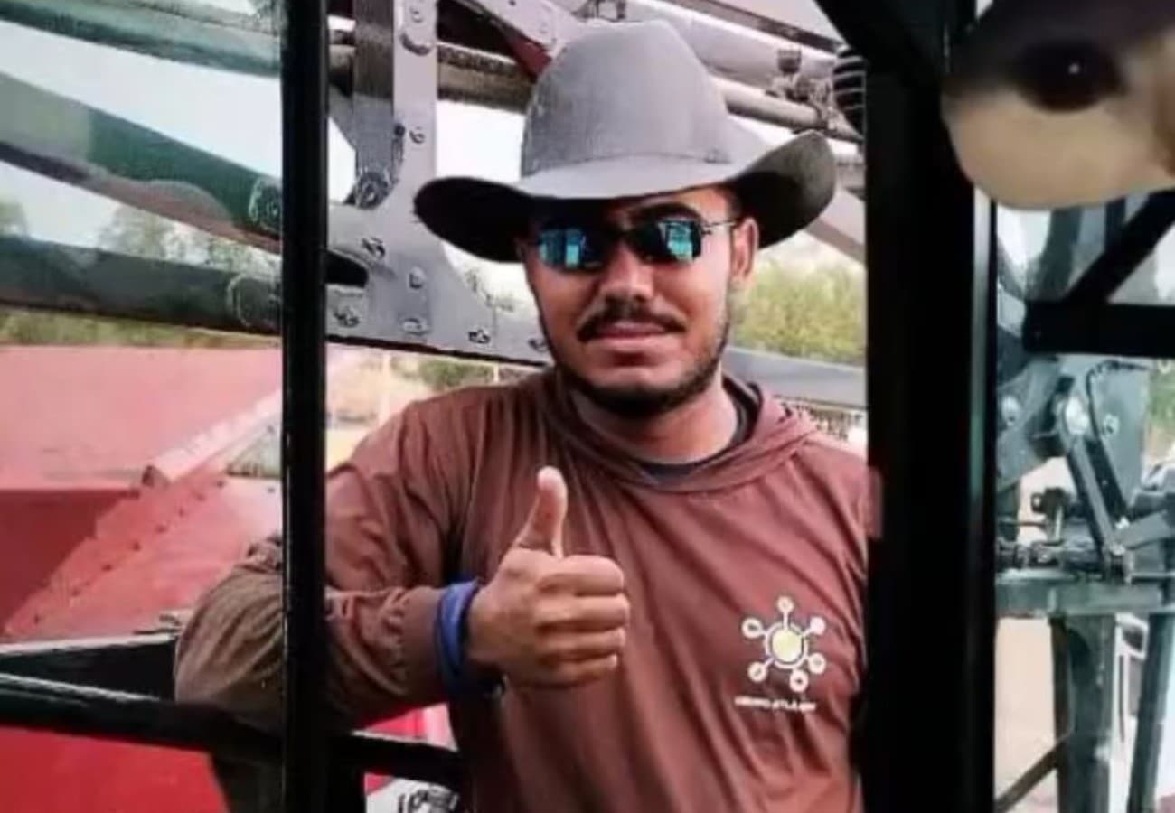 Trator agricola em area de plantacao no Tocantins